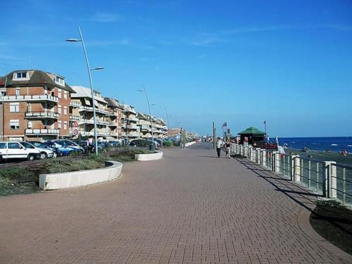 Hotel Blue Marine Di Ostia Exterior foto